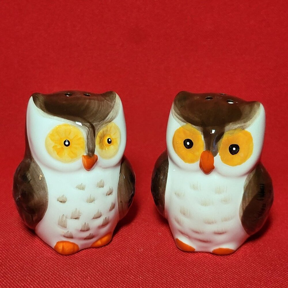 Vintage Owl Salt and Pepper Shakers Set of 2 NIB